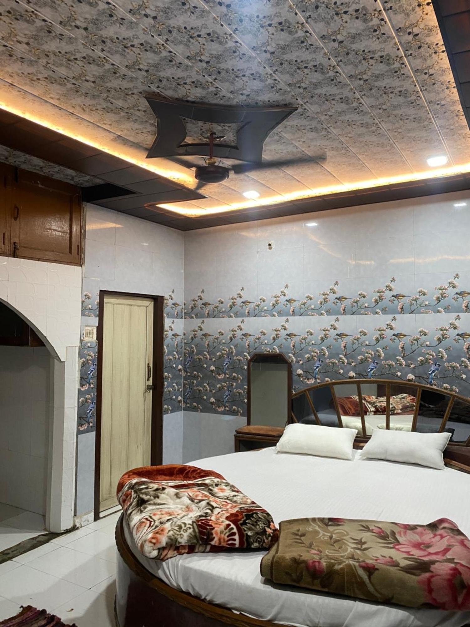 Guest house Radha Kunj Sewa Dham